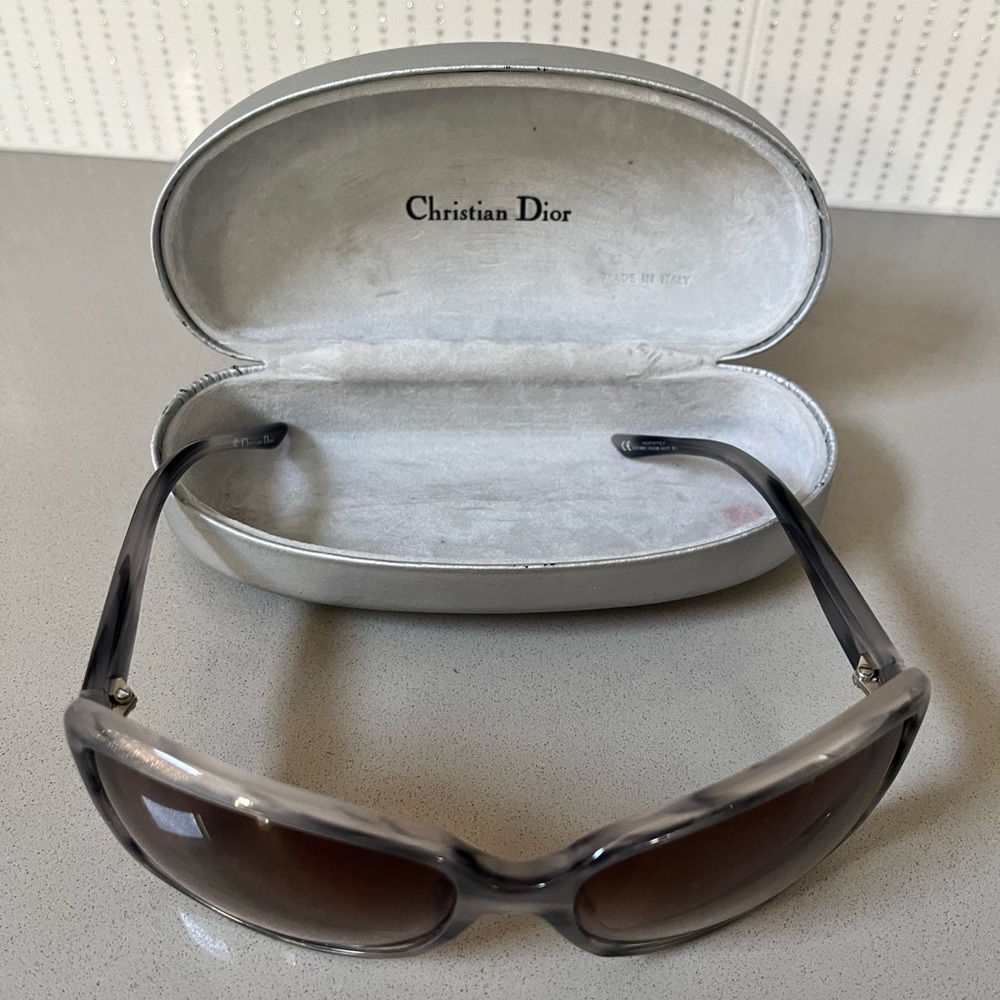 Dior Tortoise Shell Grey Oversized Sunglasses - Picture 10 of 13